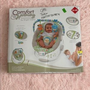 Baby cradling bouncer